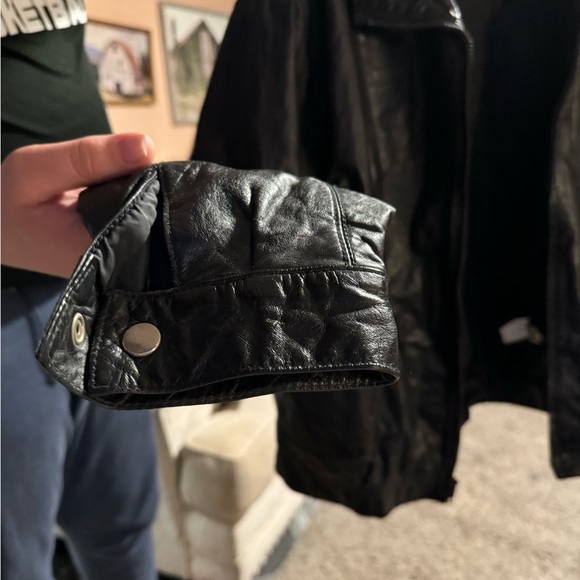 Vintage Leather jacket - Picture 2 of 6